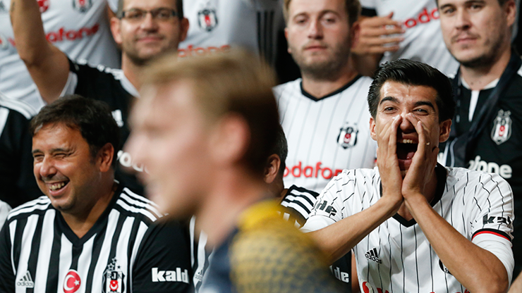 Beşiktaş taraftarı yine tarihe geçti