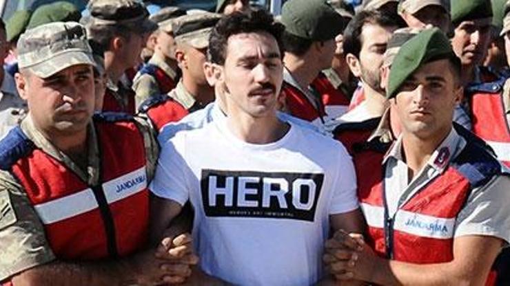 Hero tişörtü giyen Gökhan Güçlü ve ablasının 5 yıl hapsi istendi
