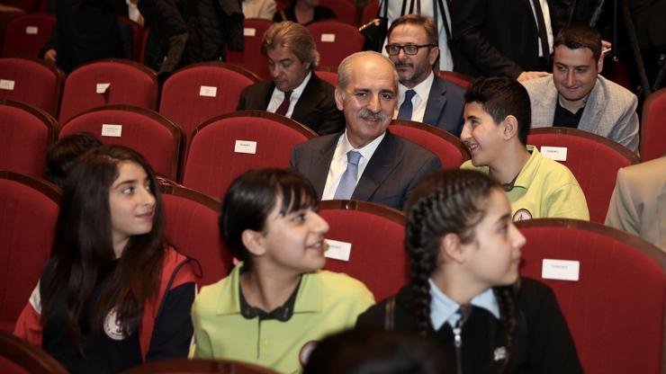 Bakan Kurtulmuş öğrencilerle Aylayı izledi