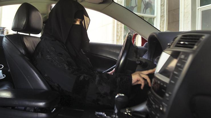 Suudi Arabistanda kadınlar için sürücü kursu