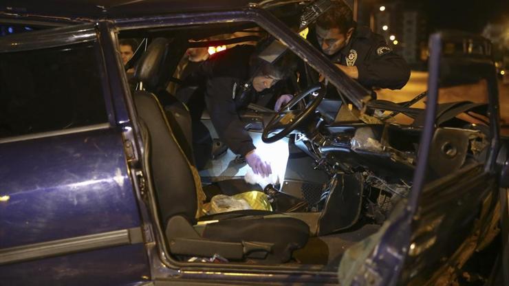 Market soyan hırsızlar polisten kaçarken kaza yaptı