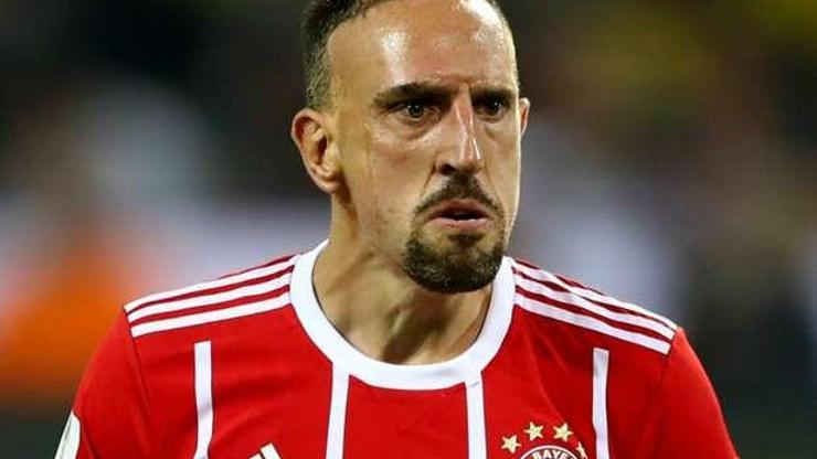 Ribery oynayabilsin diye kardeşinin maaşını cebinden vermiş