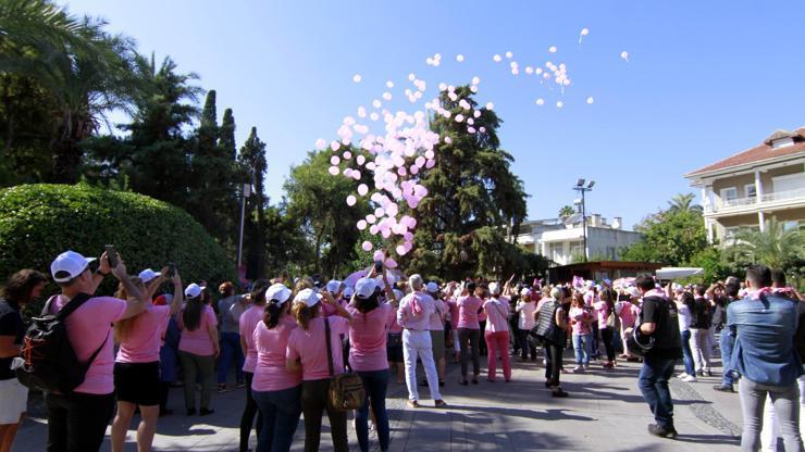 Meme kanserine karşı gökyüzüne pembe balonlar saldılar