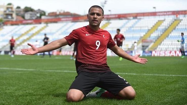 Genç Türk futbolcunun hedefi FIFA 18deki puanlarını geliştirmek
