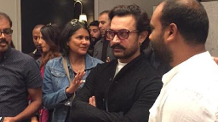 Aamir Khan İstanbul’da yaşayan Hintlilerle buluştu