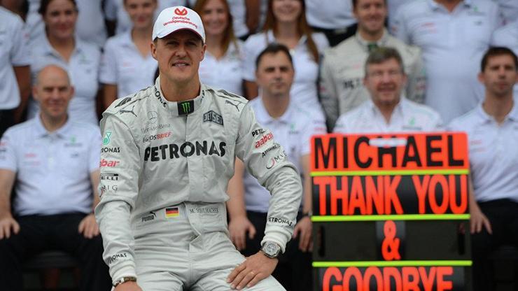 Michael Schumacher eriyor