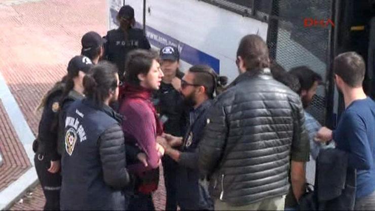 İstanbul Üniversitesinde öğrencilere polis müdahalesi