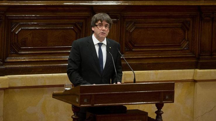 İspanya savcılığı Puigdemont için tutuklama emri talep etti