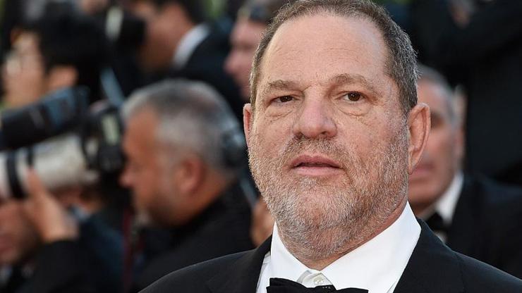 Fransa Cumhurbaşkanı, tacizci yapımcı Harvey Weinsteinin nişanını geri aldı