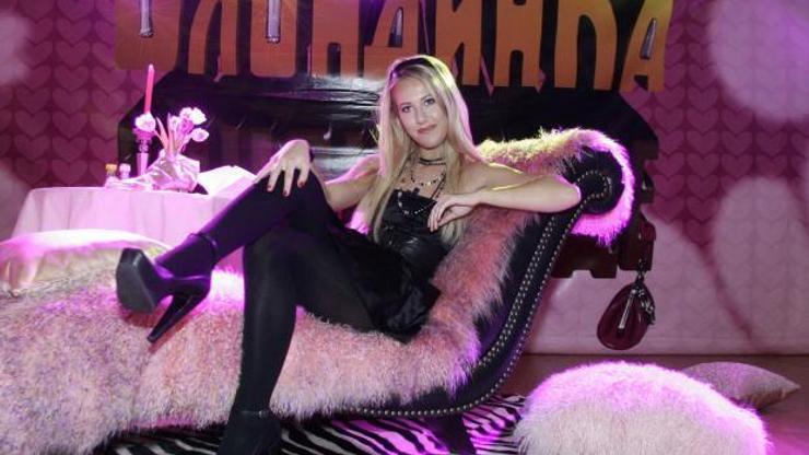 Rusyanın Paris Hiltonu, Putinin en büyük rakibi olacak