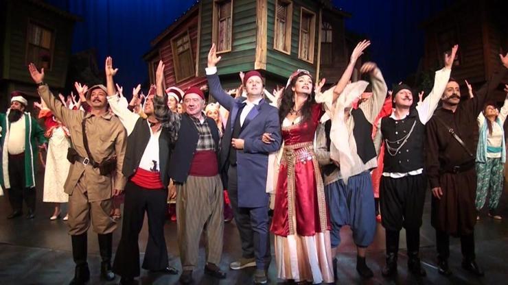 7 Kocalı Hürmüz Müjdat Gezen imzasıyla yeniden sahnede