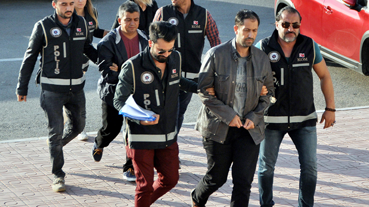 Yunanistana kaçmaya çalışan polis müdürleri tutuklandı