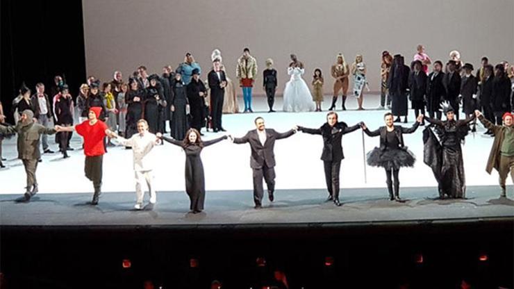 Türk tenor Bolşoy Tiyatrosu’nda ayakta alkışlandı