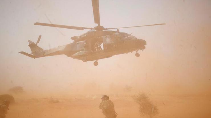 Afganistanda NATO helikopteri kalkış sırasında düştü