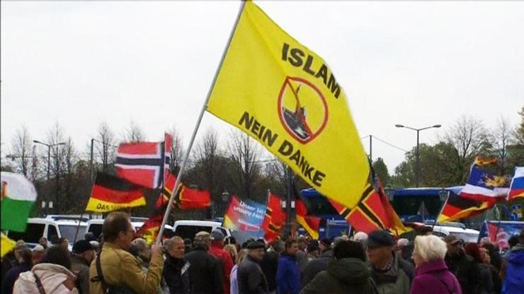 İslam ve göçmen karşıtı Pegidanın 3. yıl dönümü