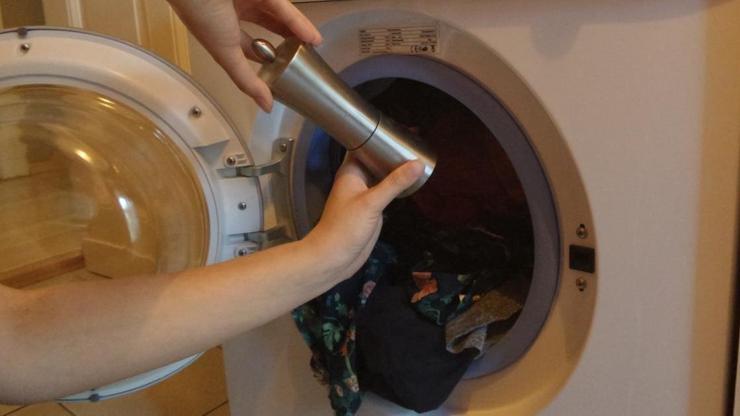 Çamaşır makinesinin içine karabiber atınca bakın ne oluyor
