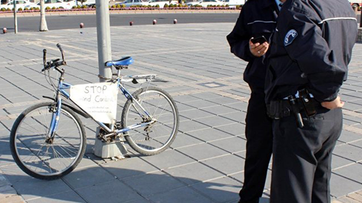 Bisiklet polisi alarma geçirdi