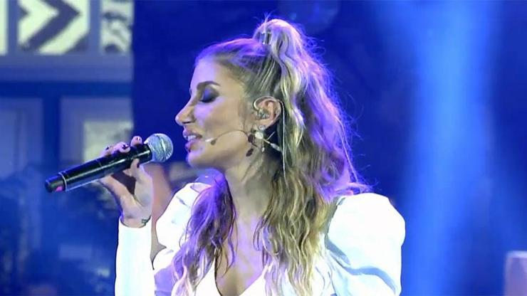 Beyaz Showda İrem Dericiye playback sürprizi