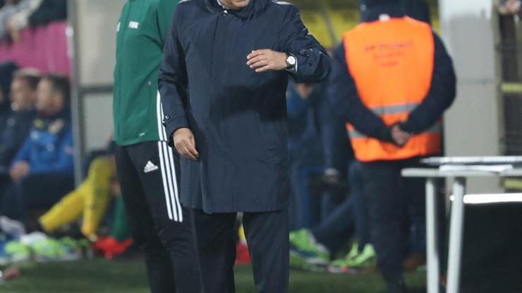 Milli takım teknik direktörü Lucescu: Maalesef oyuncu eksiği olan bir takımız