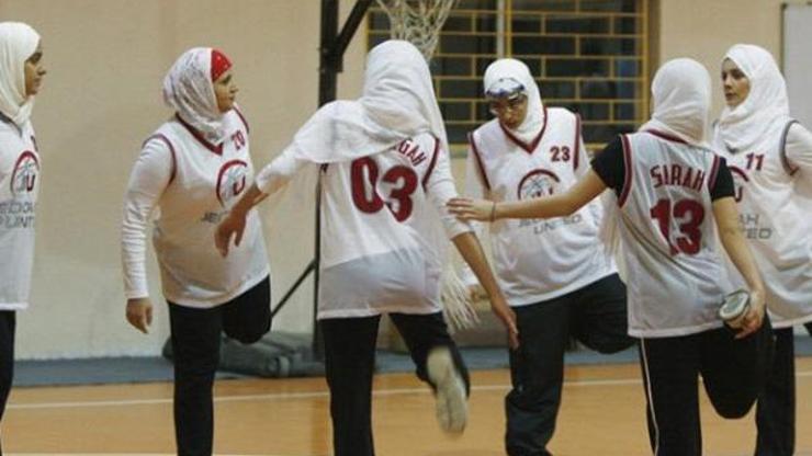 Suudi Arabistanda bir ilk: Kadın basketbol turnuvası