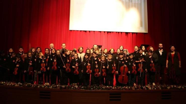 Güher ve Süher Pekinel’den Çocuk Orkestrası yararına konser
