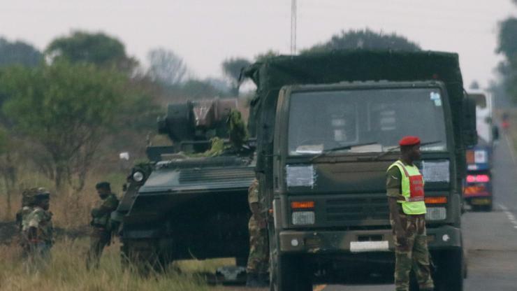 Zimbabve ordusundan açıklama: Darbe yapmıyoruz, suçluları cezalandırıyoruz