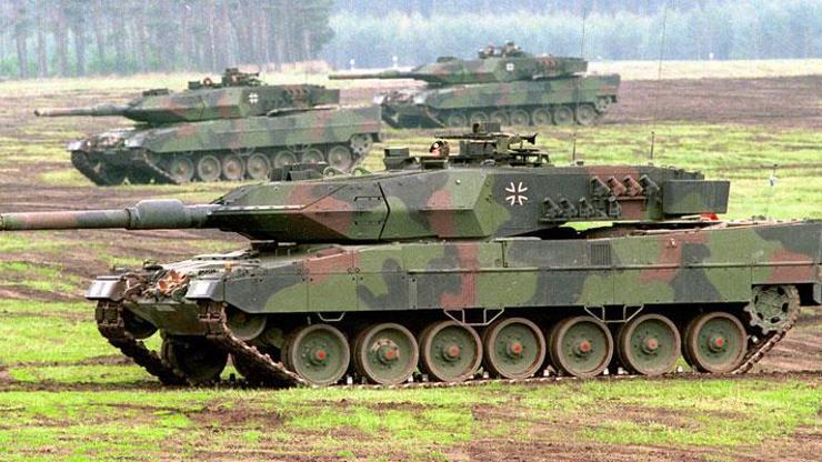 Alman ordusunda Leopard skandalı