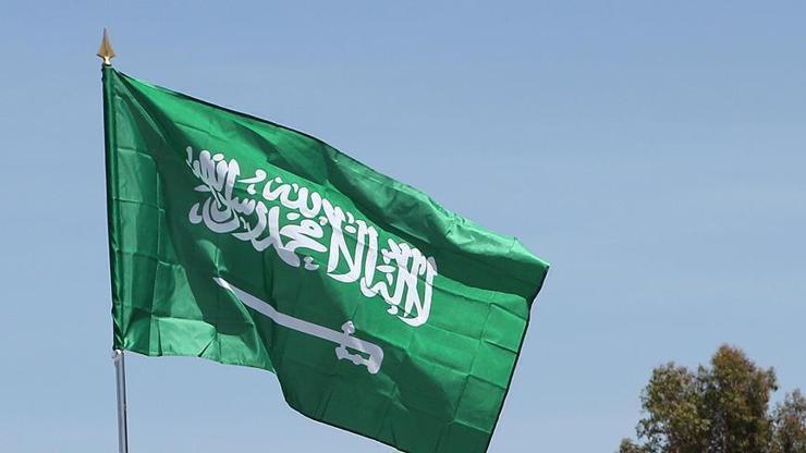 Son dakika... Suudi Arabistanda komutanlara zorunlu emeklilik