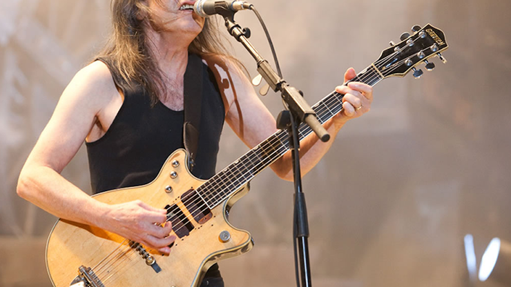 AC/DCnin gitaristi Malcolm Young öldü