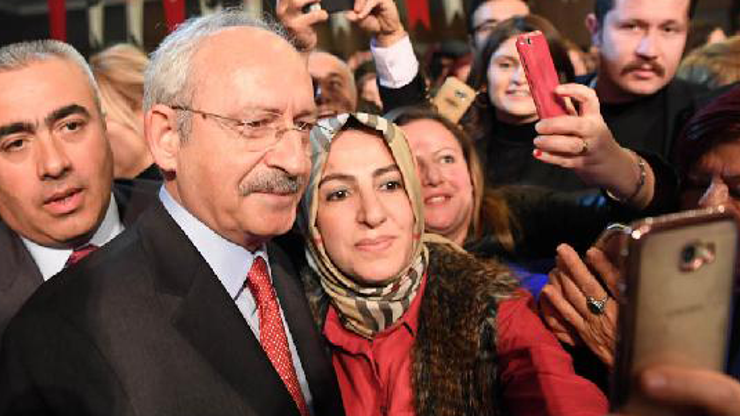 Kılıçdaroğlu öğretmenlerle bir araya geldi