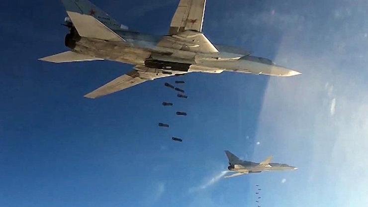 Rus uçakları DAEŞ mevzilerini vurdu