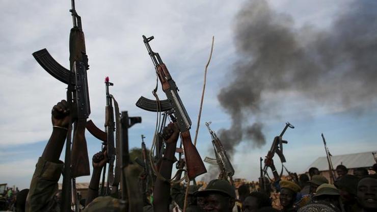 Sudanda tutuklu taşıyan araca pusu: 1 tuğgeneral ve 9 asker öldü