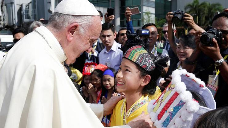 Papa Francis Myanmarda