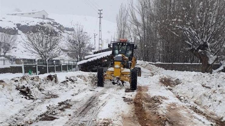 Tunceli’de kar 47 köy yolunu ulaşıma kapadı