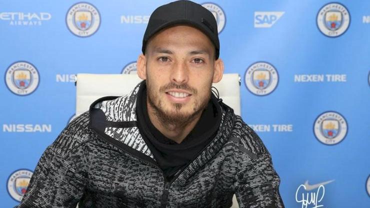 David Silva City ile uzattı