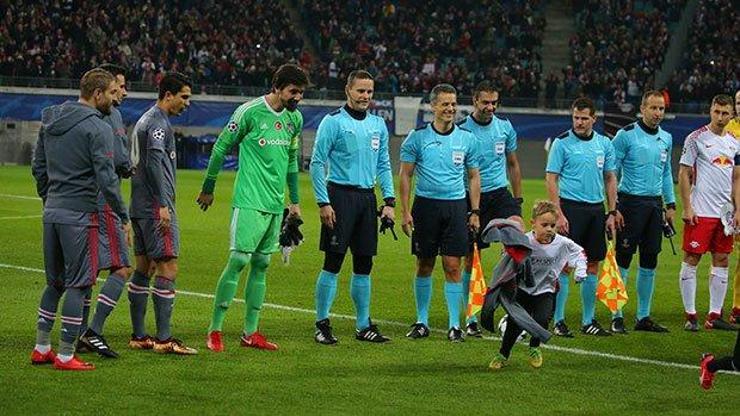 UEFA Tolga Zengine kalp gönderdi... Leipzig-Beşiktaş maçında gözden kaçan detay...
