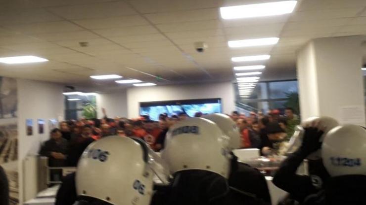 Çankaya Belediyesinde oturma eylemi yapan işçilere polis müdahalesi