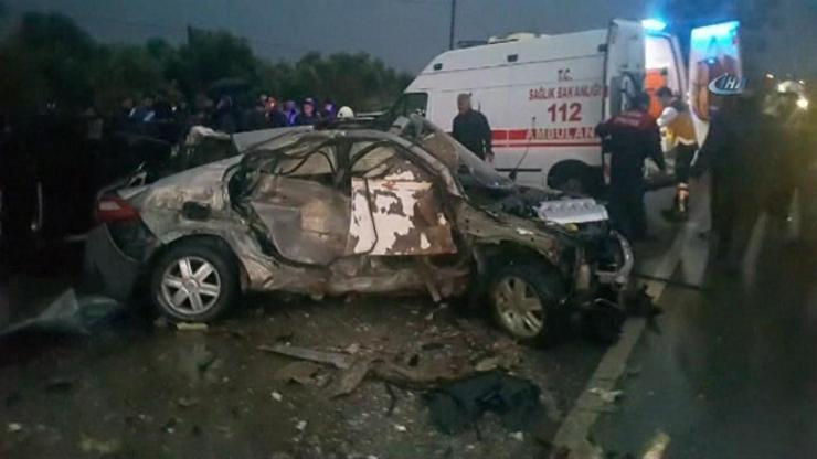 İzmirde korkunç kaza: Bir kişi öldü, bir kişi kıl payı kurtuldu