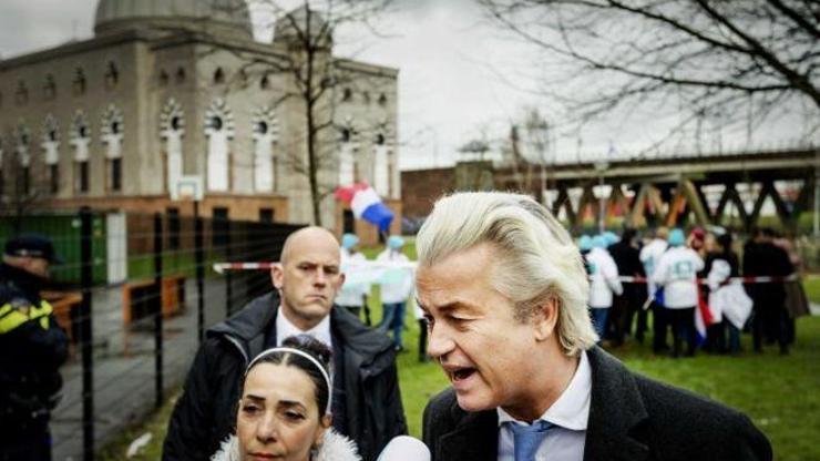 Aşırı sağcı Wilders, yerel seçimler için kampanyasına cami bahçesinde başladı