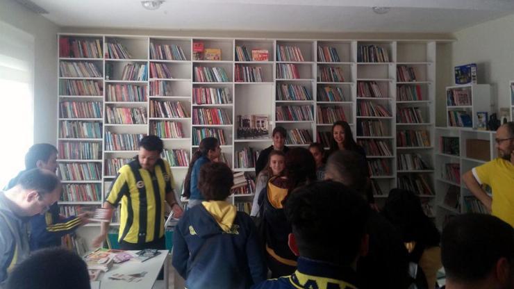 Fenerbahçeli taraftar grubundan bir kütüphane daha
