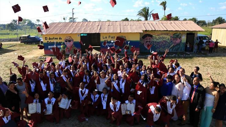 Mart ayında silah bırakmışlardı, eski FARC militanları kep attı