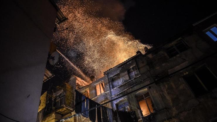 3 katlı bina alev alev yandı