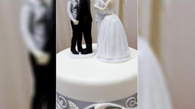 Lezbiyen çifte düğün pastası yapmayı reddeden fırıncılara ceza