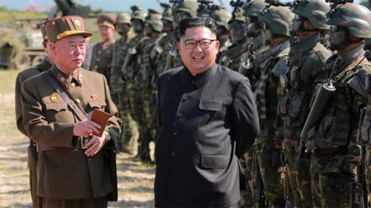 Kuzey Kore lideri Kim Jongdan yeni yıl mesajı: Nükleer düğme masamda