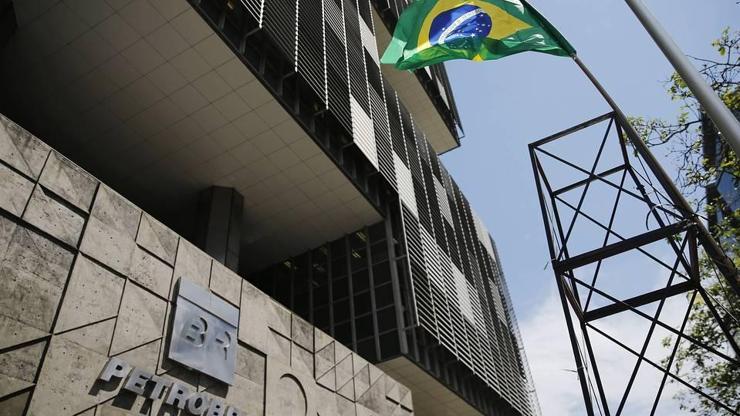 Petrol şirketi Petrobras, yolsuzluk davaları kapansın diye 2.9 milyar dolar teklif etti