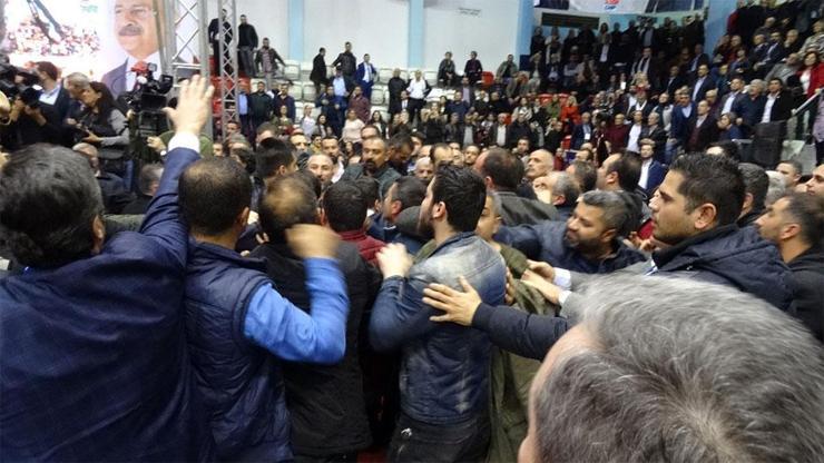 Son dakika... CHP İzmir İl Kongresinde kavga