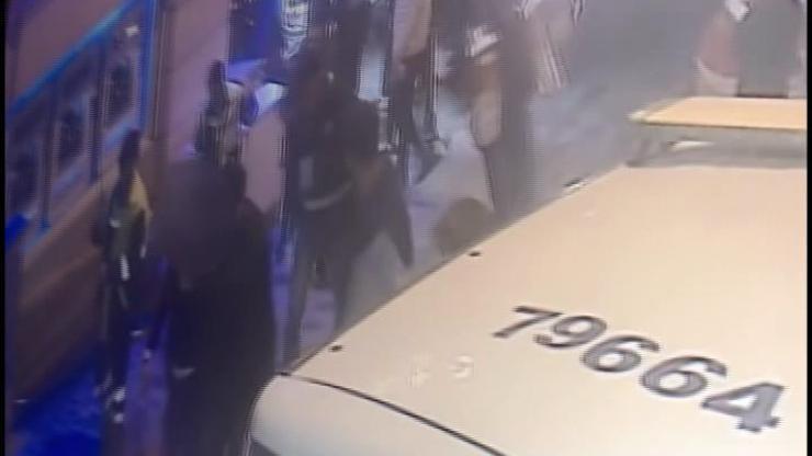 Yılbaşı gecesi Taksimdeki gence polis dayağı