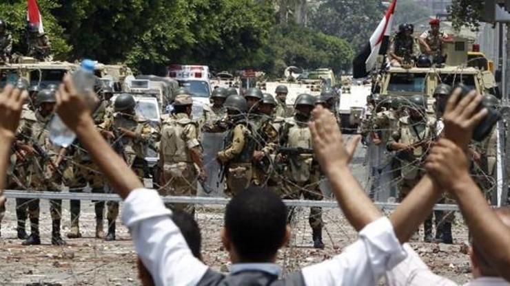 Mısırda darbe karşıtı 51 kişiye 15er yıl hapis kararı