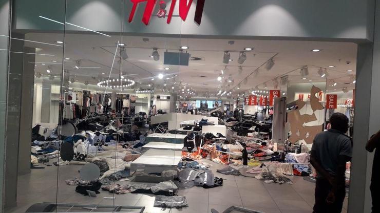 H&M mağazasına saldırı