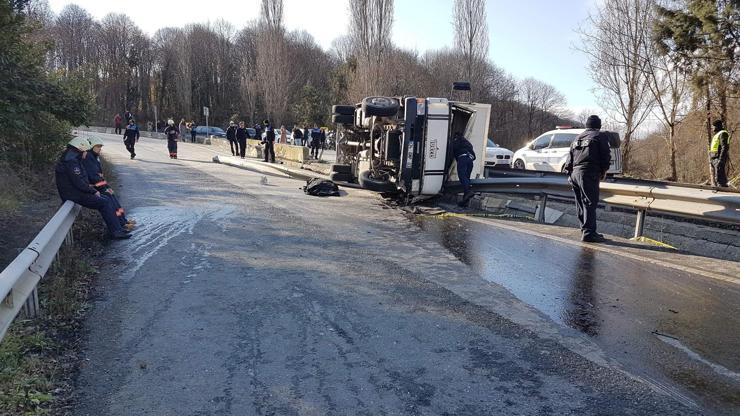 Dizi çekimine giden kamyon devrildi; 1 ölü,1 ağır yaralı